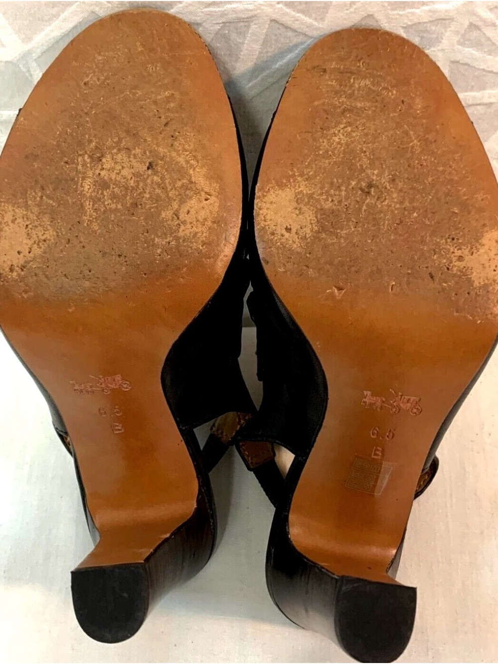 (CALLOUT) COACH Black Leather Fringe Open-Toe Mules with Gold Hardware - Picture 5 of 10